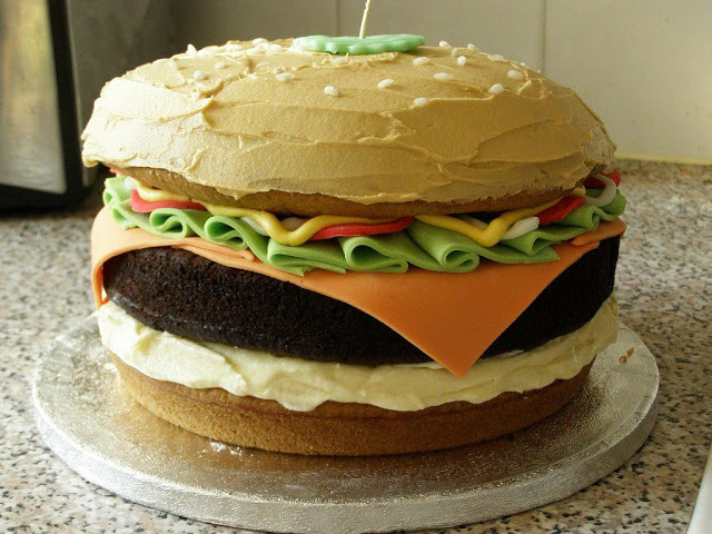 veganinspo:  Vegan “Veggie Burger” Cake 