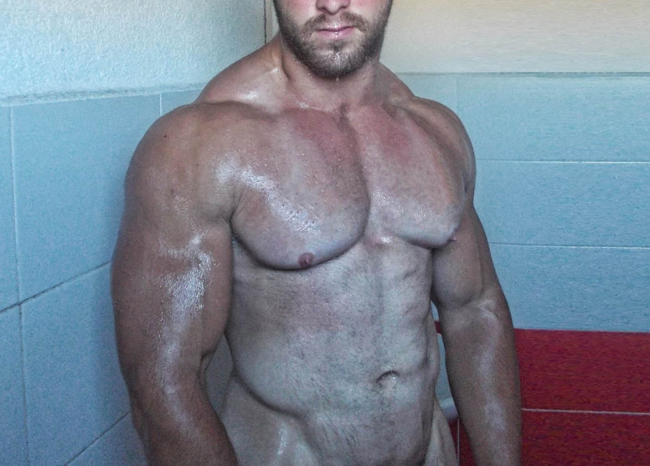 serbian-muscle-men:  Serbian bodybuilder Lazar 