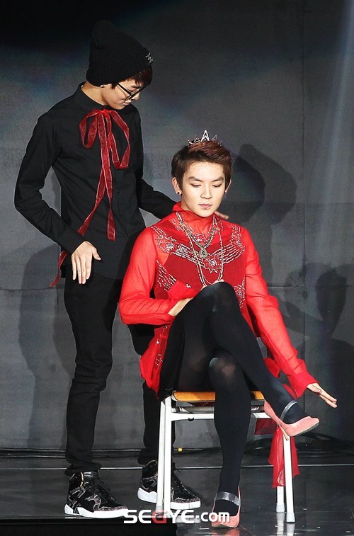 only-yooricky:  [Photo] Ricky, TEEN TOP - 131124 “Angel Class” Official Fanmeeting