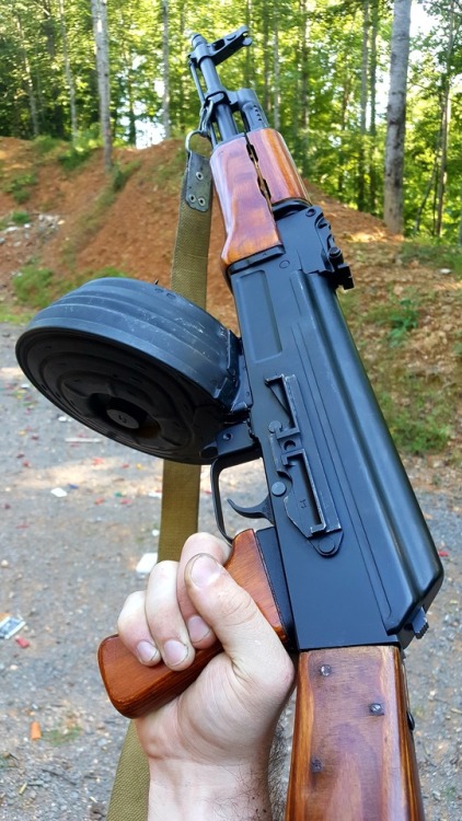 bolt-carrier-assembly:“When I hold an AK in my handsI get feels I don’t understand, man”