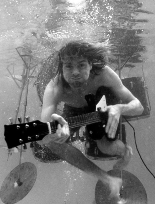finest-of-bands:  Kurt Cobain | Nirvana ~shirtless band blog 