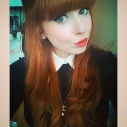 msredhourglass:  #redhead #ginger #redhair #weloveredheads #bows #chanel