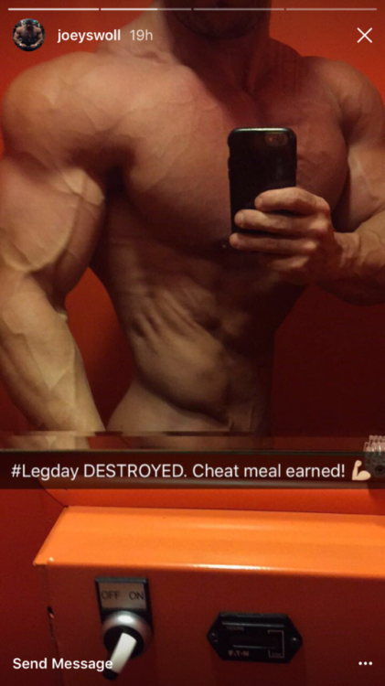 bromolife: Dude is jacked and vascular af