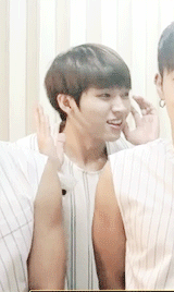 inpinitaize:  woohyun pls =_= 