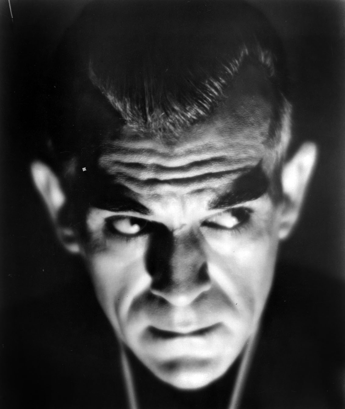 beautyandterrordance:  Boris Karloff in The Black Cat, via silverscreams. 