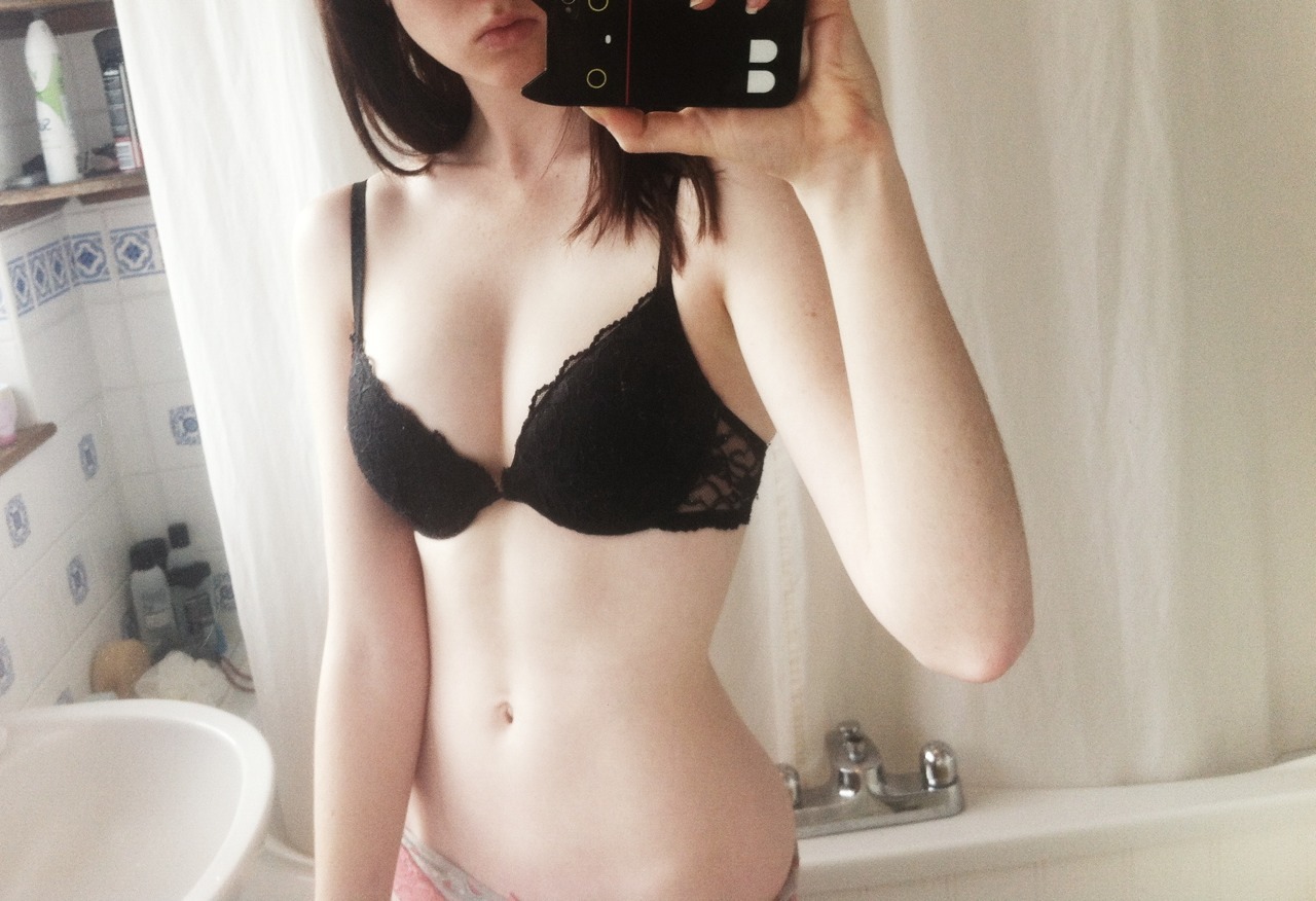 nicevagina:  cutiebum:  My arms are too long for my body  dat bod x