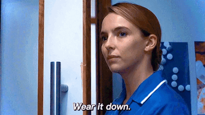 markedbyindecision:ALTALTKilling Eve rewatch: 1x02 “I’ll Deal With Him Later”Eve remembering Villanelle telling her to wear her hair down[join the villaneve discord server, we’re doing a killing eve rewatch, one episode every friday at 4 pm est