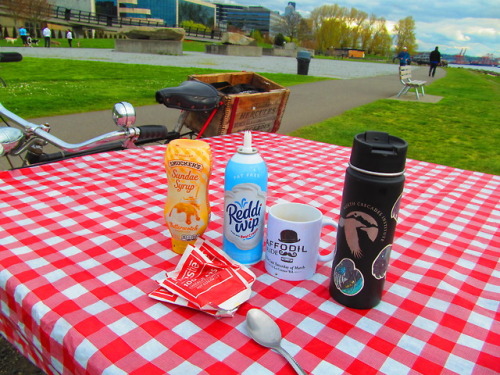 3speedseattle: Three Speed April 4/12 Challenge: Coffee Hot Chocolate Outside Total Miles: 9.5 Bicyc