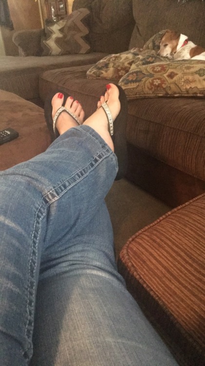 acurvypixie:Tuesday afternoon vegging