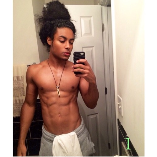 expossingpapis69:  www.expossingpapis69.tumblr.com  Fine ass IG boys😍😍🔥🔥 part 3  1- shamoyy  2- bitonofficial  3- deonee_arnez  4- realquanndel  5- advassell  6- tey.santana  7- aaron_knightnyc  8- tk_datflyguy  9- gentlemenqs  10- amirobe