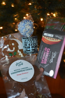 incredible-kush:  Kushmas edibles have a happy holidaze everyone!