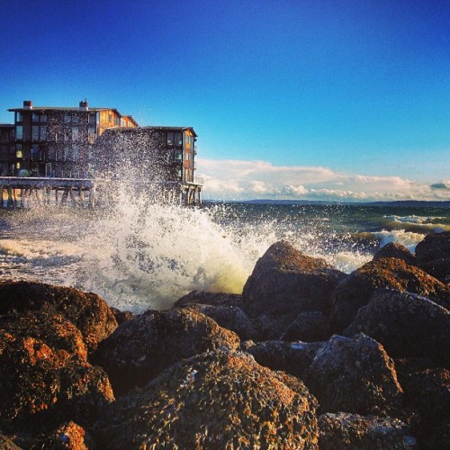 kristiwaite:  Woah, wind. #seattle #alki (at Alki Beach Park) 