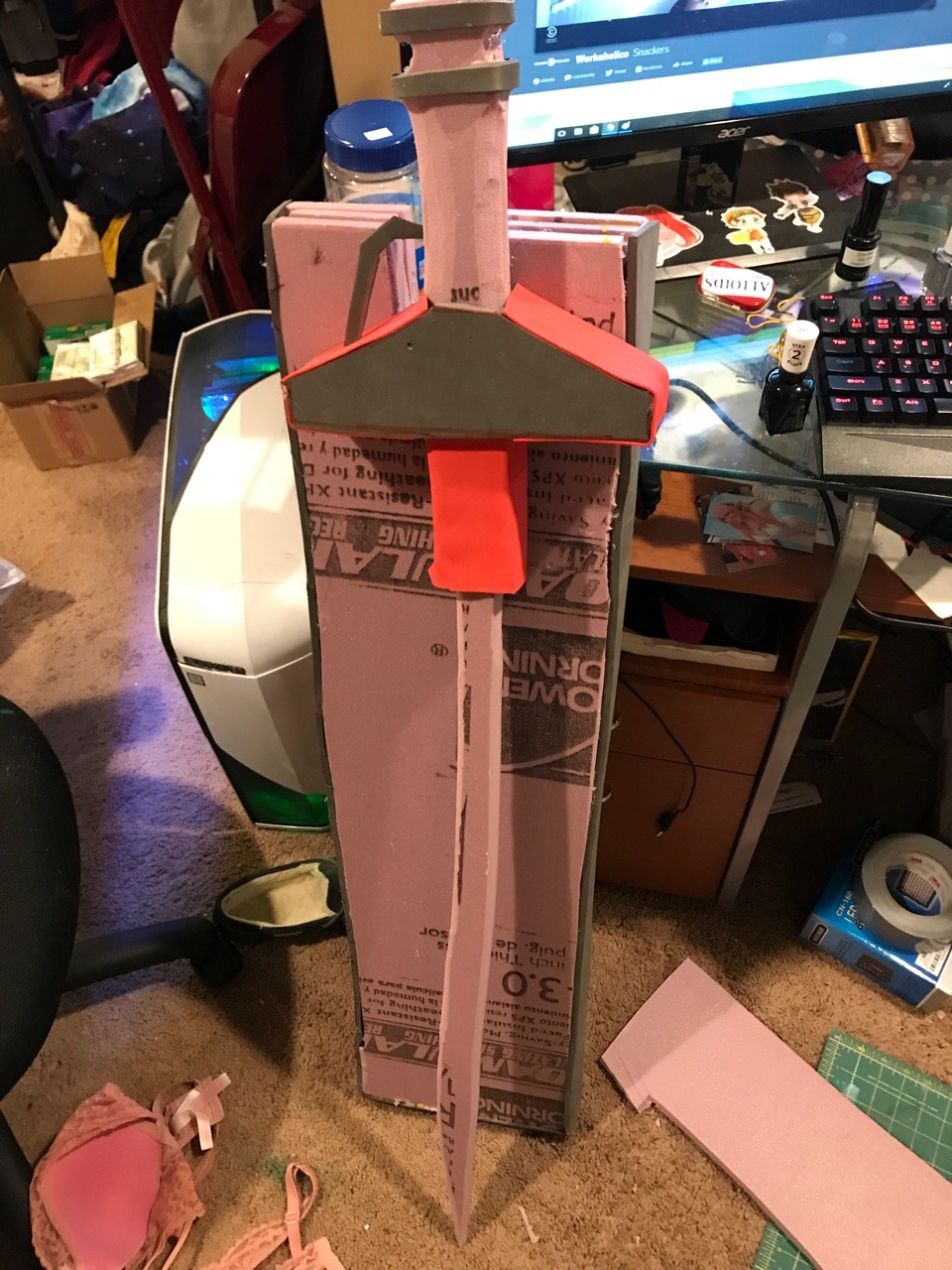 microkittycosplay:  microkittycosplay:  Raven’s weapon so far, noticed the barrel