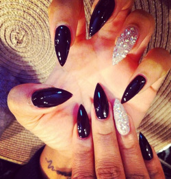 Glittered-Louboutins:  Mandaveronica:  Мv  ♡ More Posts Like This Here Http://Glittered-Louboutins.tumblr.com/