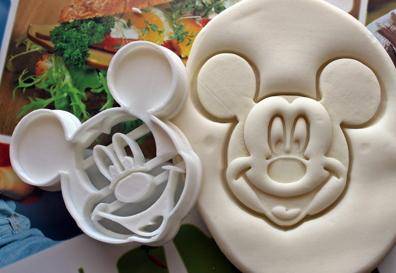 culturenlifestyle:  Adorable Cookie Cutters of Pop Icon Figures by Tiago Belo  Indie