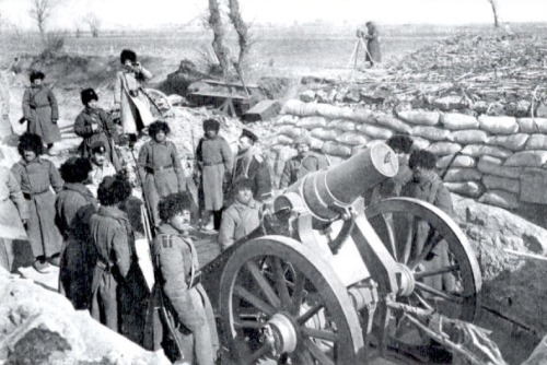 georgy-konstantinovich-zhukov:Russian 6in. howitzer and crew.