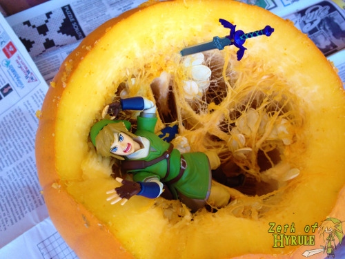 zethofhyrule:  Carving The Lumpy Pumpkin! Happy Halloween Hylians! Here’s Link carving and gutting the biggest Lumpy Pumpkin In Hyrule, but bombing the guts out wasn’t the smartest idea. For more pics from this photo shoot check out my Zeth of Hyrule