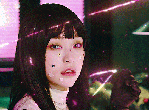 Gahyeon › Odd Eye