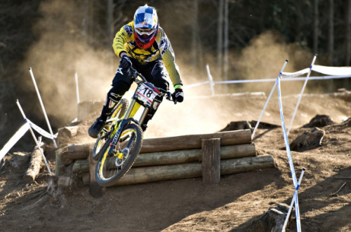 onestopawesome:  Brook Macdonald pulling a cheeky jump!