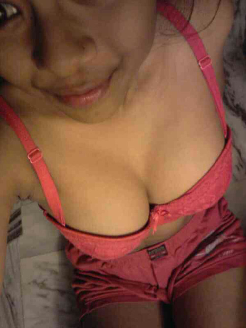 awesomenudezzzzzlove: Malaysian Indian Girl from Puchong. Wanna see her full nudes?  Anyone up for 