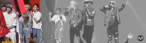 150611 MCountdownJinki: *quietly pats Seungri’s butt*Daesung: *cutely running to