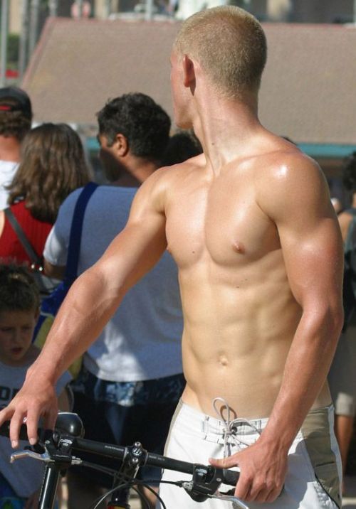 adirtyzdog: dirtyzdogz:  dirty dawgz  hot damn..