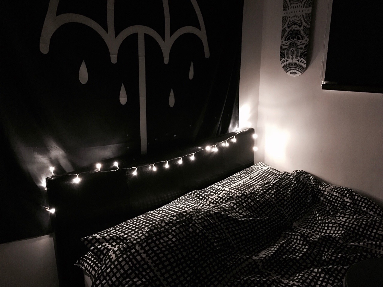 fxckingpigs:  little room update