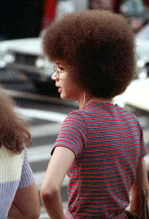 vintageeveryday:American young fashion in the early 1970s – Boston street teens through Nick D