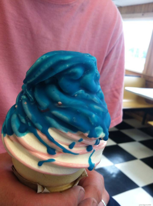 dan and I shared bubble gum flavor burst soft serve with cotton candy dip. please don’t be a t