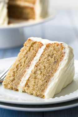 do-not-touch-my-food:  Banana Cake with Fluffy Cream Cheese Frosting