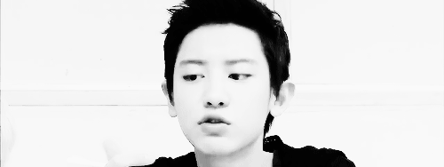 gongyoop-deactivated20170703:  while the other members were eating, chanyeol just