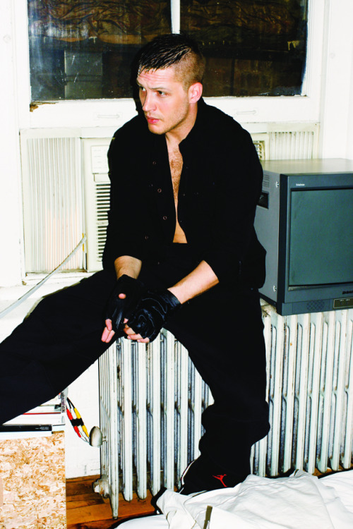 outofficial:  Throwback Thursday: Tom Hardy is One Handsome Devil 