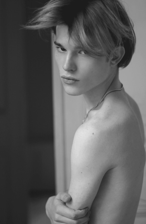 coltsandcandy2:
“Delicate.
”
