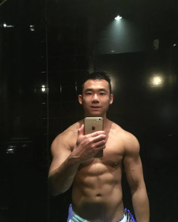 fuckyeahsgboy: hktoplawson:  ernrst:  urgreatbear:  發育不錯…  Great guy  Derek Kwok#HKGAYFILE   Yums 