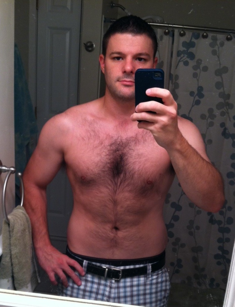 exposingstr8beef:  Handsome 27 y/o exposing himself.
