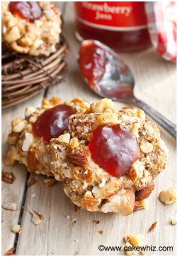 foodffs:  Peanut Butter and Jelly Cookies