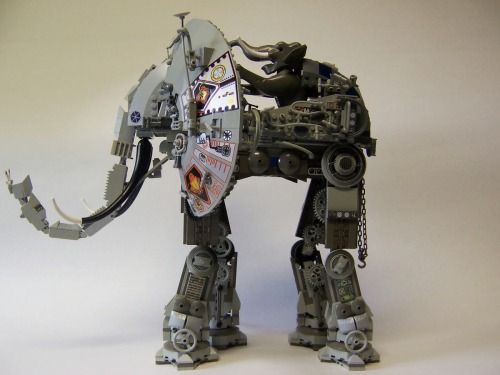 What?! Robot Lego elephant? Hell yeah. Monsterbrick has some skills.