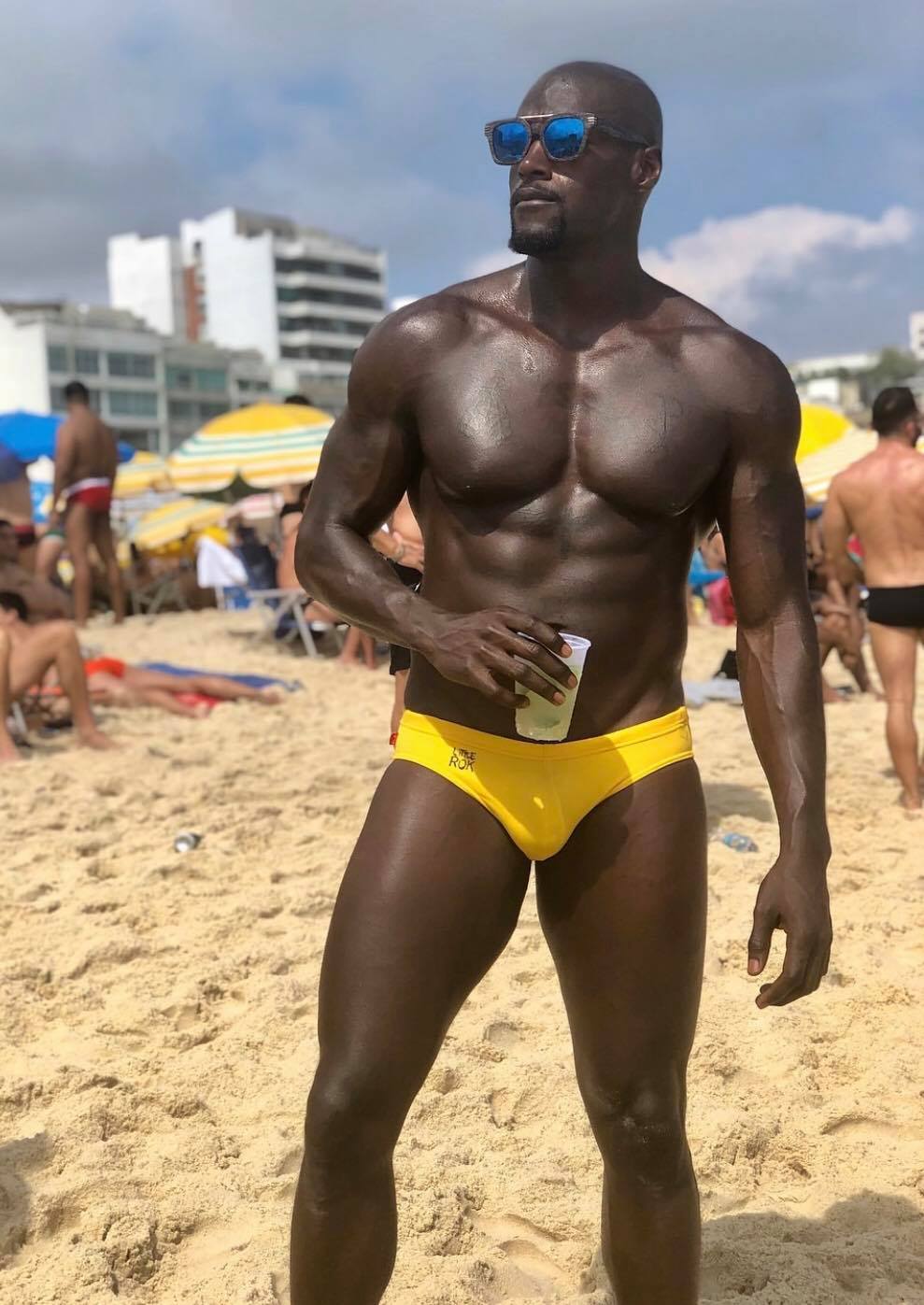 sticks-01:  menplez1:  charlibal:  Tall Chocolate Handsome Material  I luv me some
