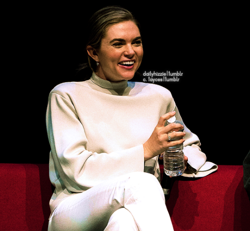 lizziesaltzmancentral:JENNY BOYD Comic Con Liverpool, May 2nd (2022)credit to @tayces 