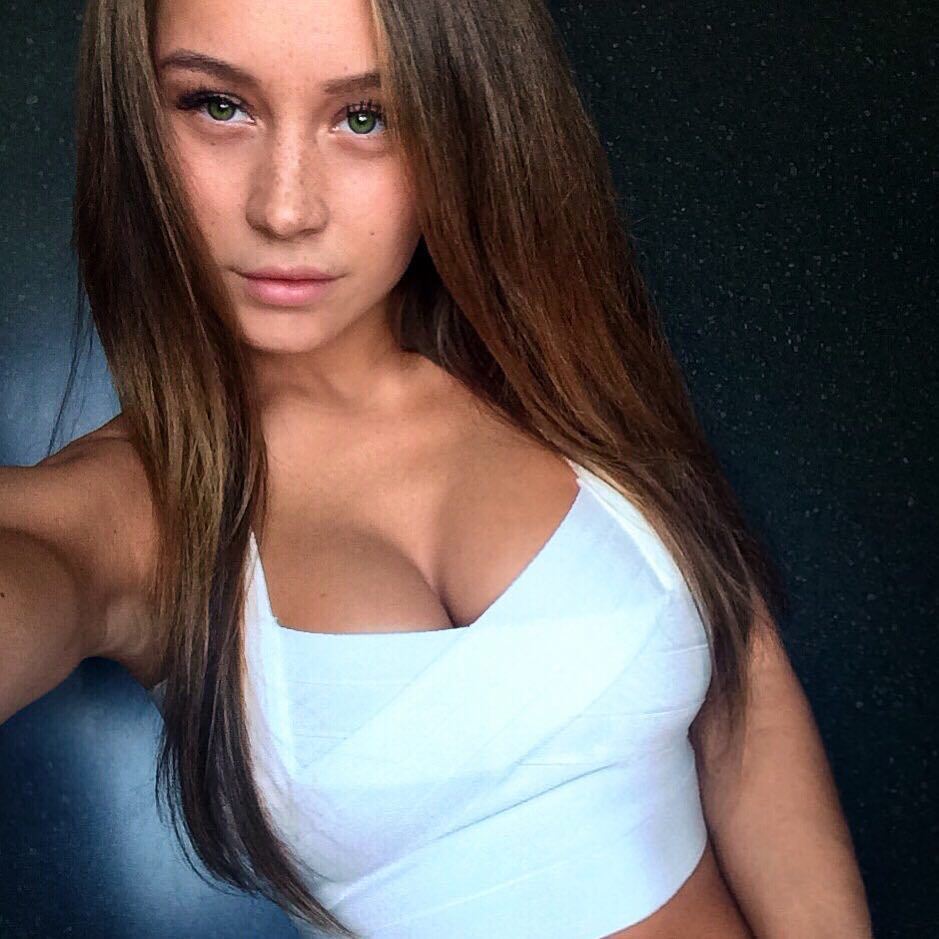 girldump:  instagram: olgachocolate