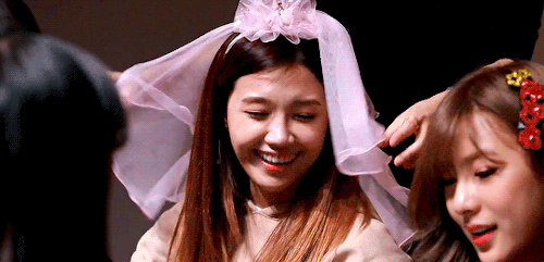 eunji's smile could grow flowers