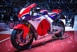 Todomotor:  ​2015 Honda Rc213V-S - Geneva Motor Show 2015