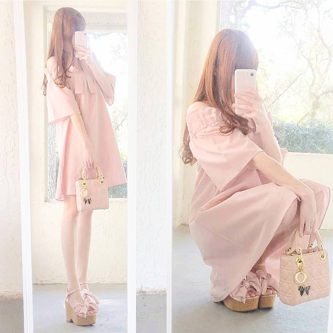 hime-lulu:  Like a princess with her crown, a good accessory can turn even the simplest