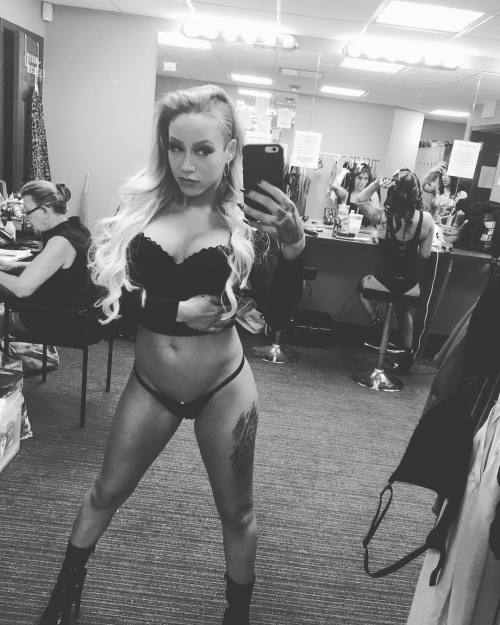 stripper-locker-room:  toniannpoledancer