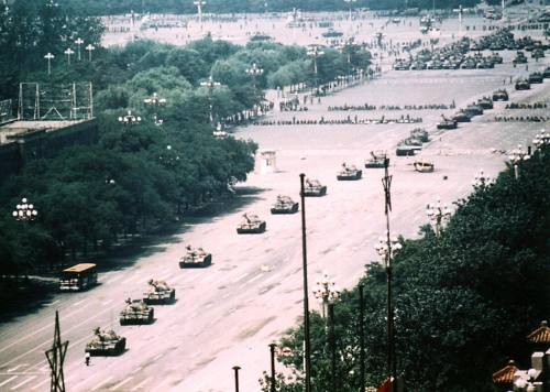dreaminginthedeepsouth: Historic PhotographsThe full Tiananmen Square Massacre ‘Tank Man’ photo, is 