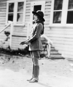  Mary Pickford, Camp Kearny, California, 1918. 