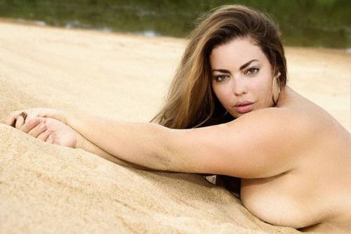 curvyfineartlover:  prettyfatladies:  Fluvia Lacerda in Playboy Brasil  So pretty