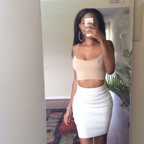 vivalavintagee:  whites and nudes.  love it