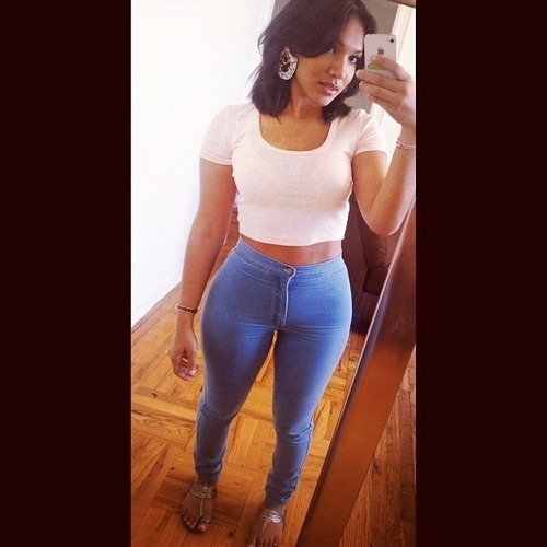 flyestfemales:  flyestfemales 