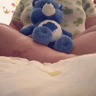 girl–cat: If you’re grumpy and you know it clap your hands